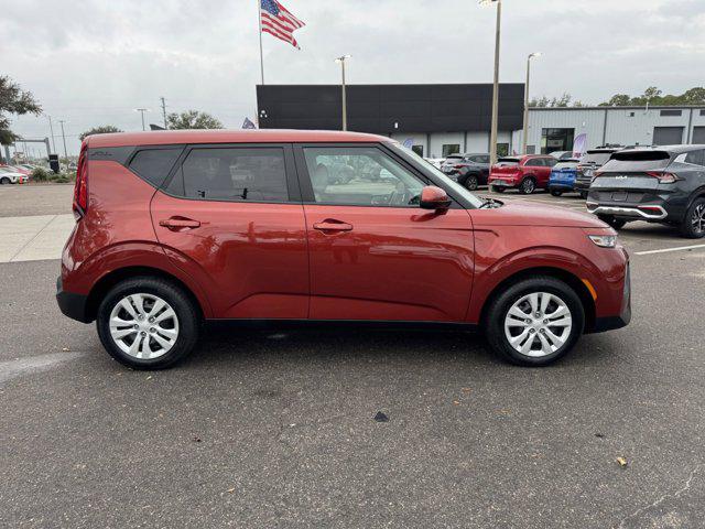 2022 kia soul lx