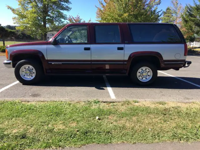 1992 gmc suburban 2500 sle 4x4 with only 110,691 original miles