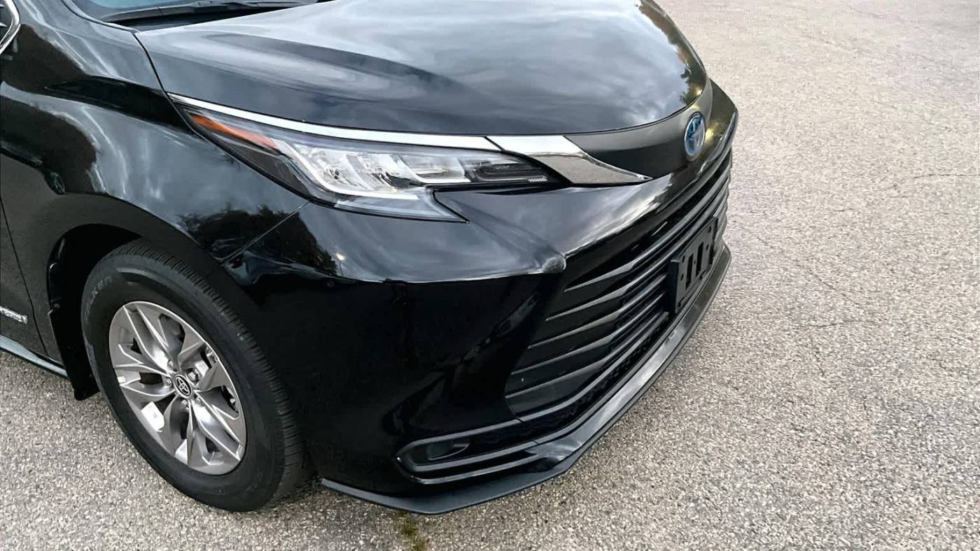 2021 toyota sienna le 8-passenger
