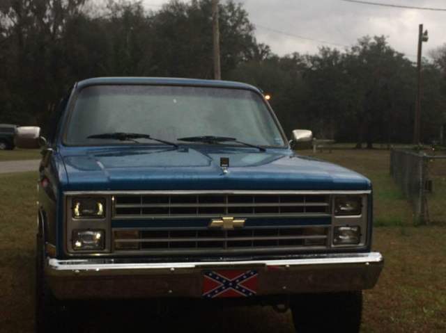 1988 chevrolet v2500 silverado suburban 4 door sport utility wagon