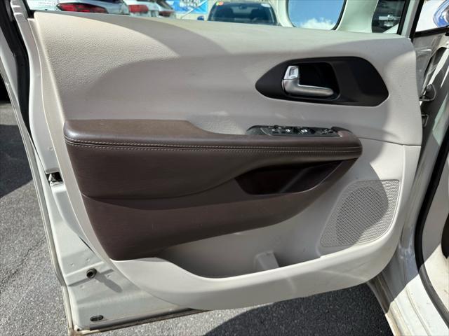 2020 chrysler pacifica touring