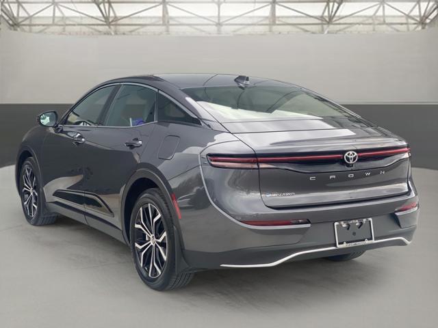2024 toyota crown xle