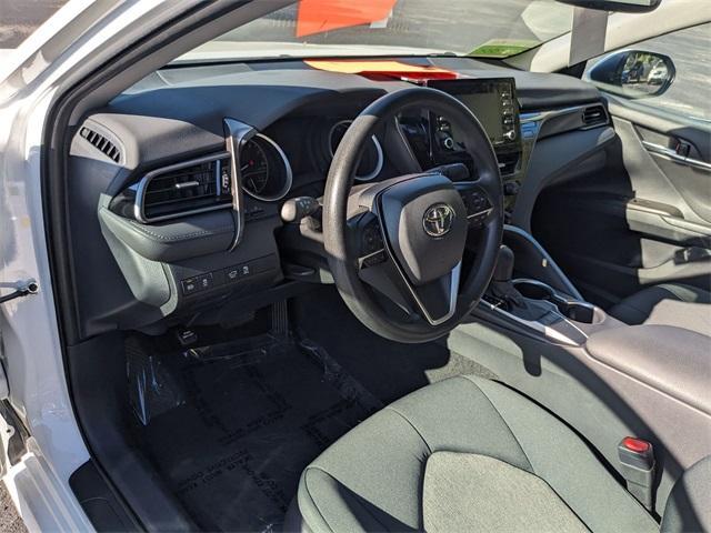2022 toyota camry le