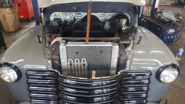 1947 chevy 3100 short bed 5.7v8 fuel injection