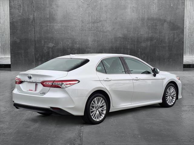 2020 toyota camry hybrid xle