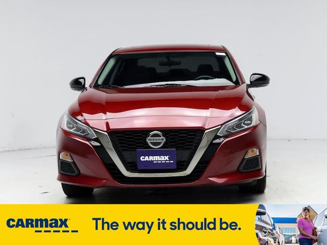 2019 nissan altima sr