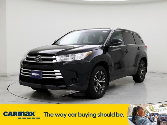 2019 toyota highlander le