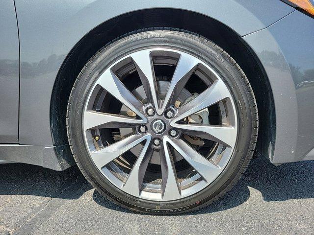 2022 nissan maxima platinum