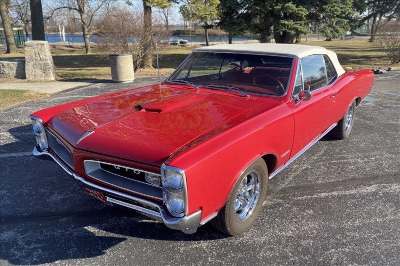 1966 pontiac gto convertible 5-speed 400-powered