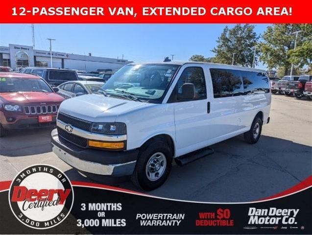 2019 chevrolet express 3500 lt