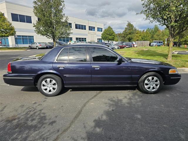1999 ford crown victoria base