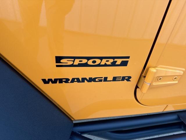 2013 jeep wrangler sport