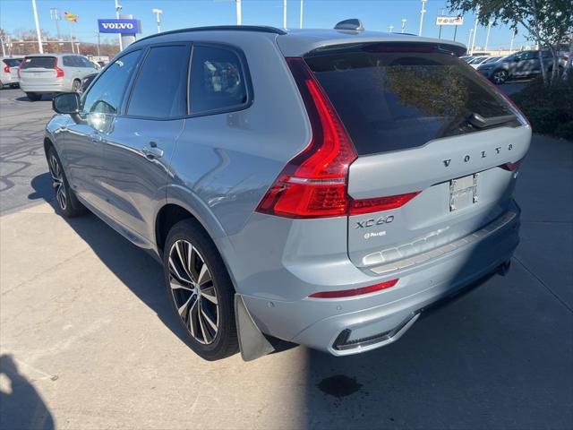 2024 volvo xc60 b5 plus dark theme