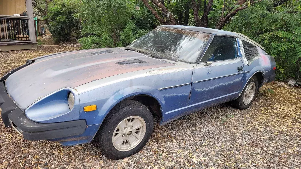 1981 nissan 280zx coupe blue