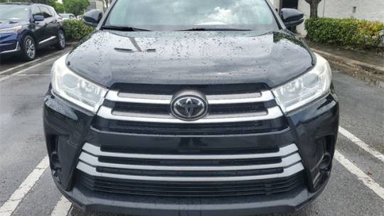 2019 toyota highlander le