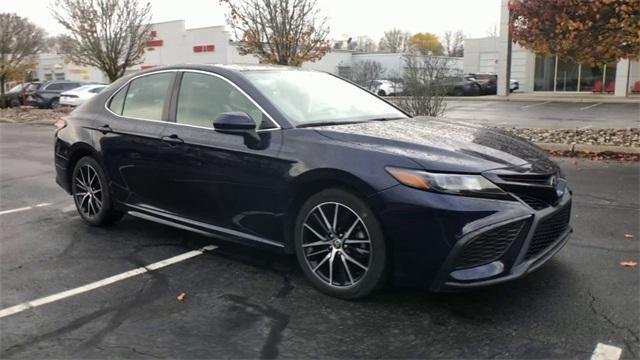 2021 toyota camry se
