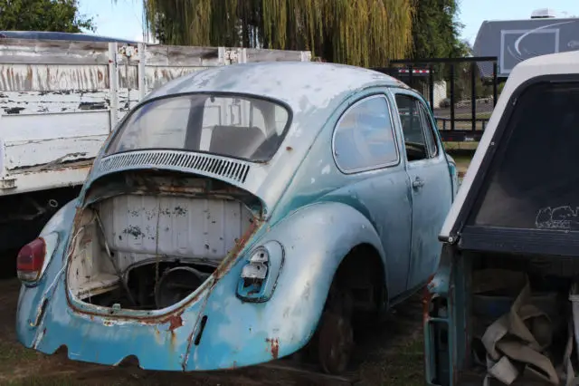 1967 volkswagon vw classic body & trans axels plus parts