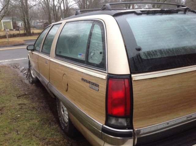 1994 buick roadmaster wagon big v-8 5.7 runs excellent transmission very good