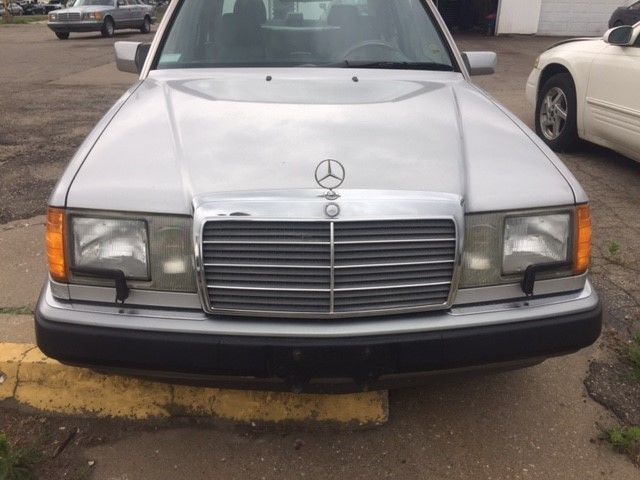 1993 mercedes 300e, one owner,excellent condition! immaculate care.188k miles