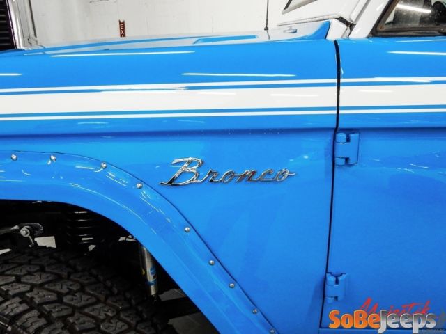 1971 custom ford bronco completly restored blue white classic suv