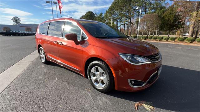 2018 chrysler pacifica hybrid touring l