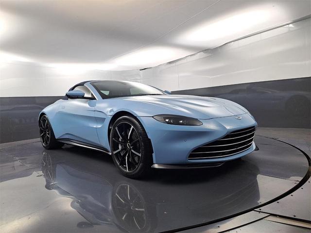 2022 aston martin vantage base