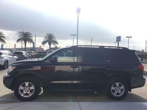 2017 toyota sequoia in northbrook, illinois