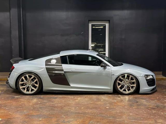 2010 audi r8 5.2 quattro