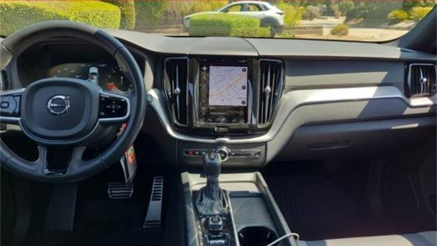 2021 volvo xc60 t5 r-design