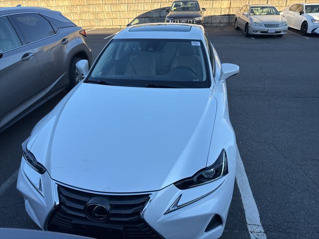 2017 lexus is 300 base
