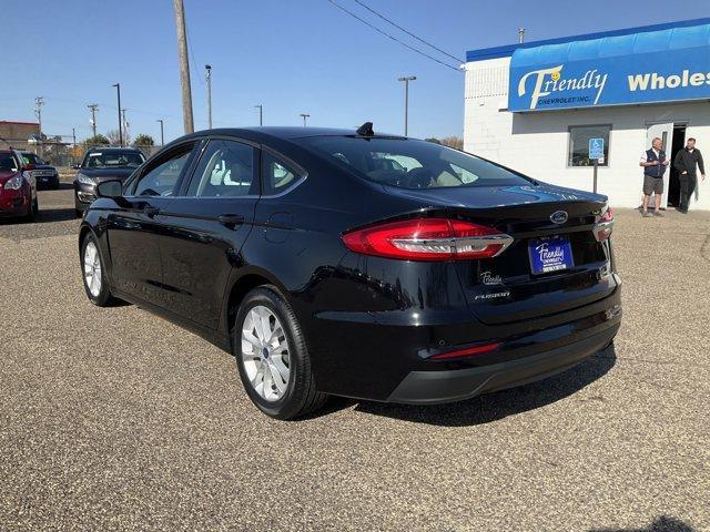 2020 ford fusion se