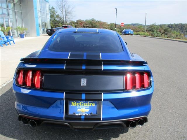 2017 ford shelby gt350 base