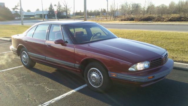 1994 oldsmobile 88 royale - very low mileage - extra clean - must see!