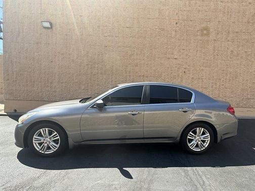 2011 infiniti g25