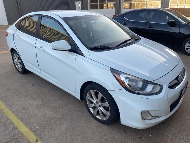 2012 hyundai accent gls