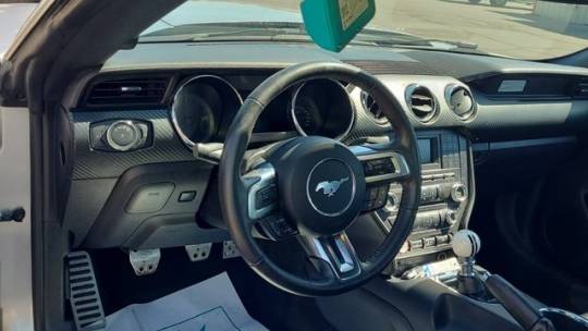2016 ford mustang v6