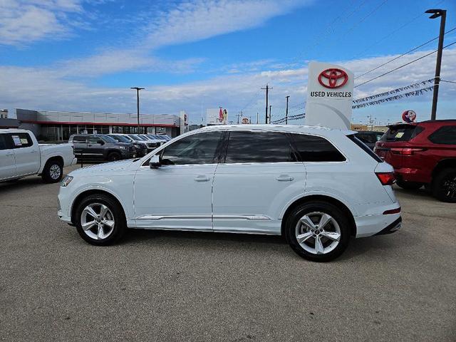 2024 audi q7 45 premium plus