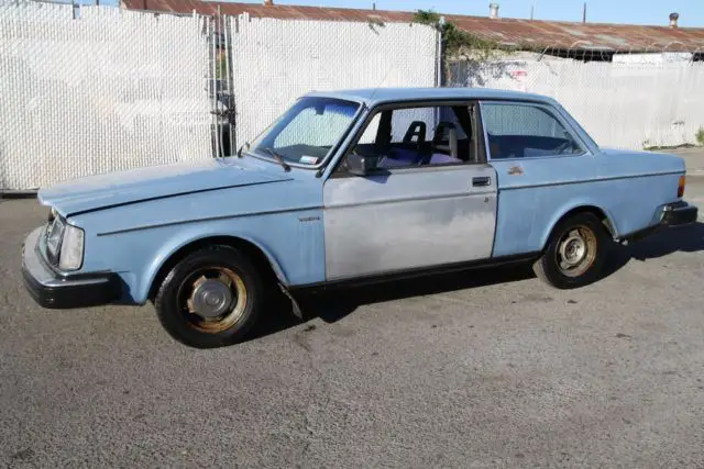 1981 volvo 240dl 4-speed manual 4 cylinder no reserve
