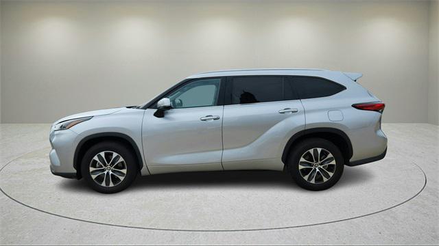 2021 toyota highlander xle