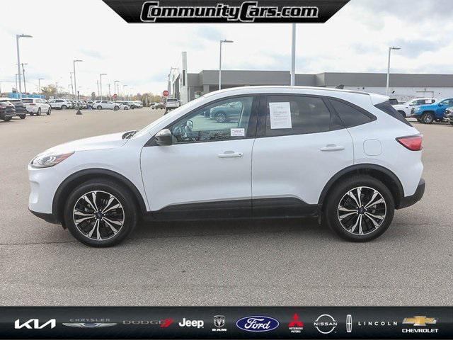 2022 ford escape se