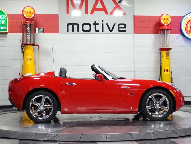 2008 pontiac solstice in pittsburgh, pennsylvania
