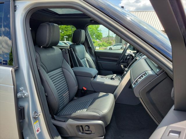 2023 land rover discovery p360 s r-dynamic