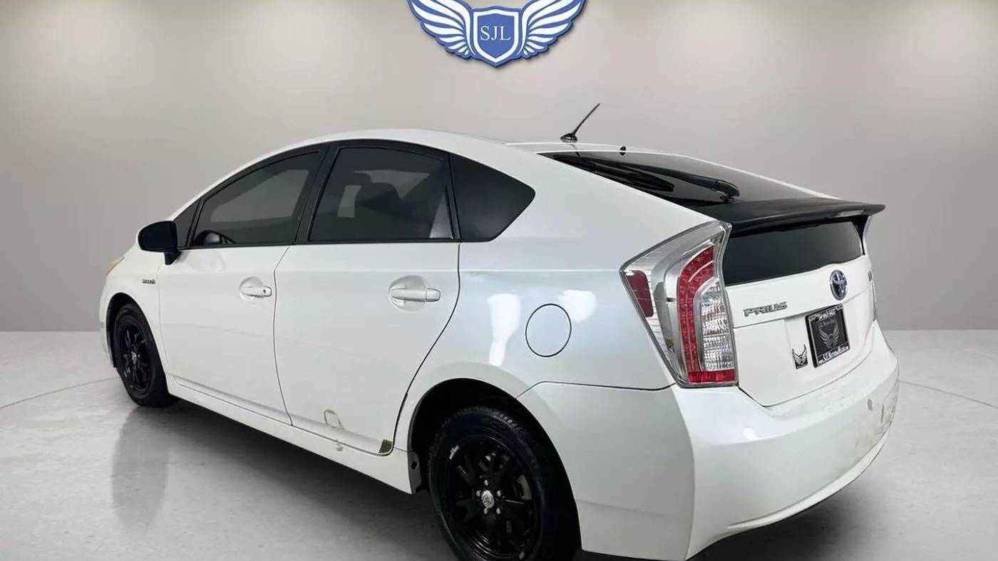 2013 toyota prius three