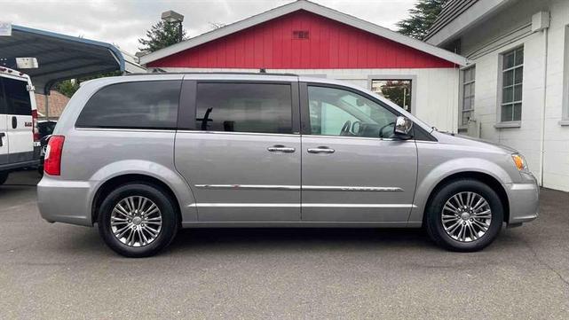 2014 chrysler town & country touring-l