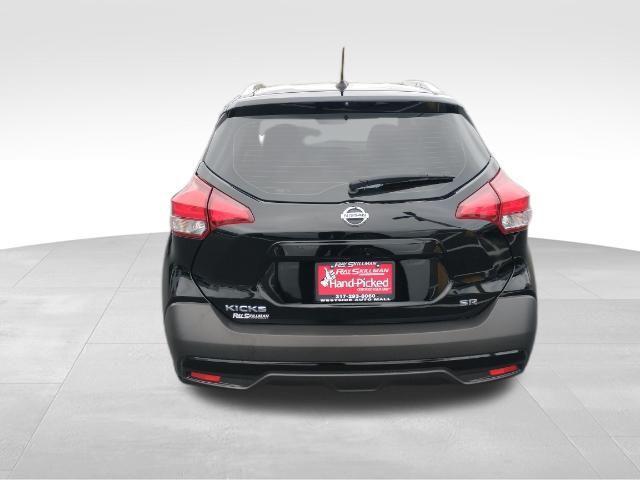 2019 nissan kicks sr