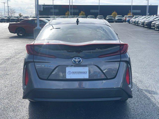 2022 toyota prius prime le