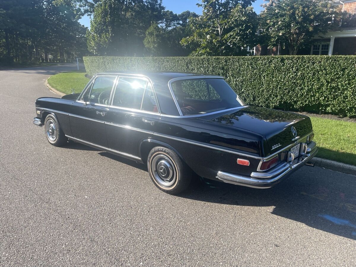 1968 mercedes-benz 250s black