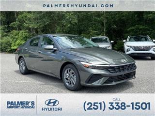 2024 Hyundai Elantra blue