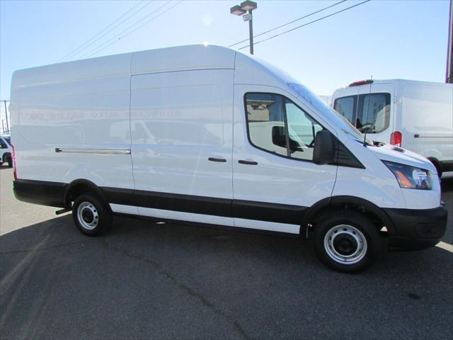 2022 ford transit-250 base