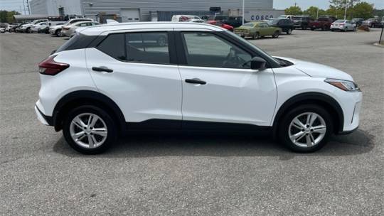2023 nissan kicks s